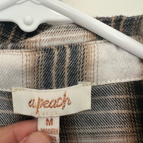 Oversized plaid button down - Picture 4 of 5